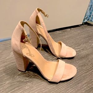 Classic light baby pink heel